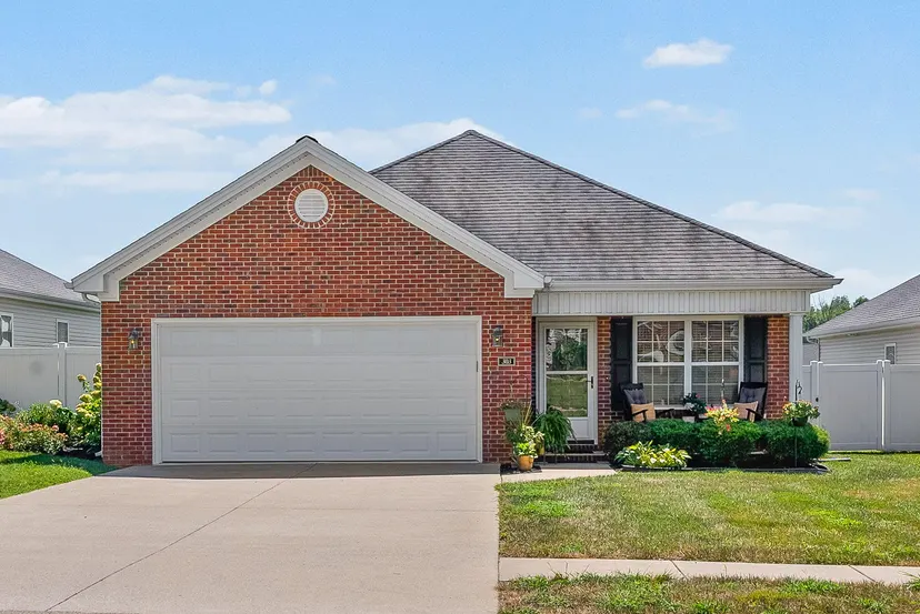 303 N Abbey Way, Hopkinsville, KY 42240 — primary photo