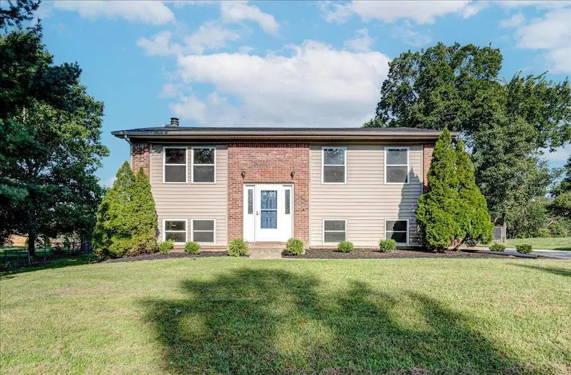 3328 Downing Place, Lexington, KY 40517 — primary photo