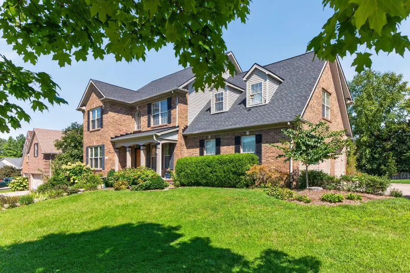 2213 Wilmington Lane, Lexington, KY 40513 — primary photo