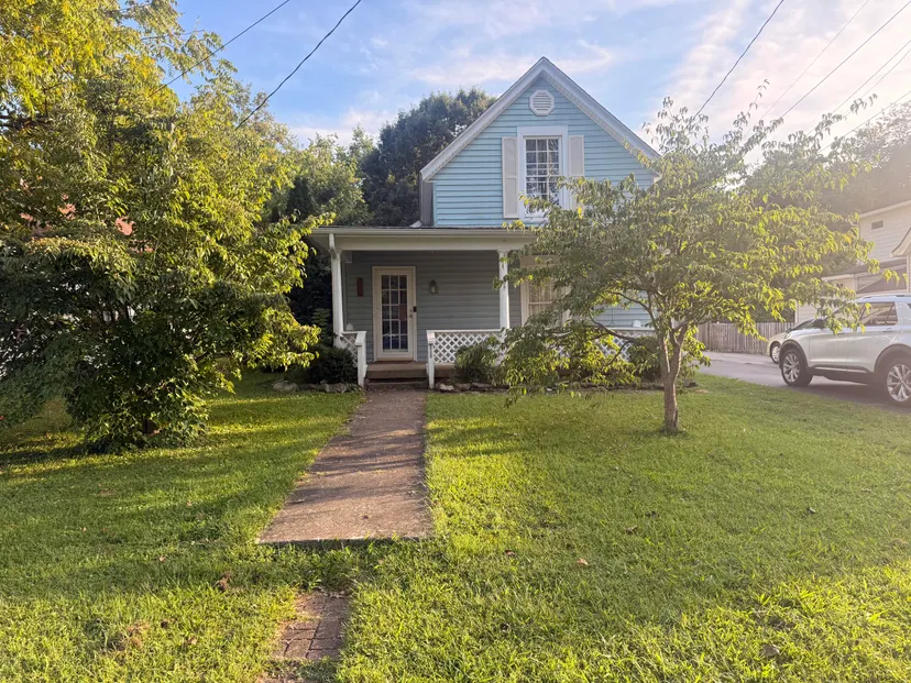 237 W Higgins Street, Midway, KY 40347 — primary photo