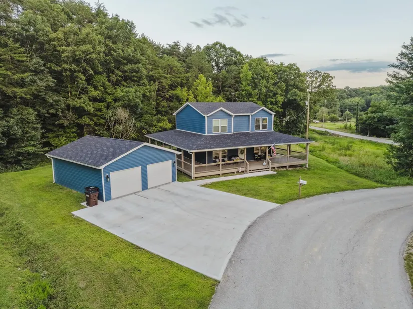 8 Courtney Lane, Stanton, KY 40380 — primary photo