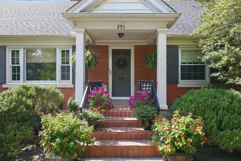 251 Larch Lane, Lexington, KY 40511 — primary photo