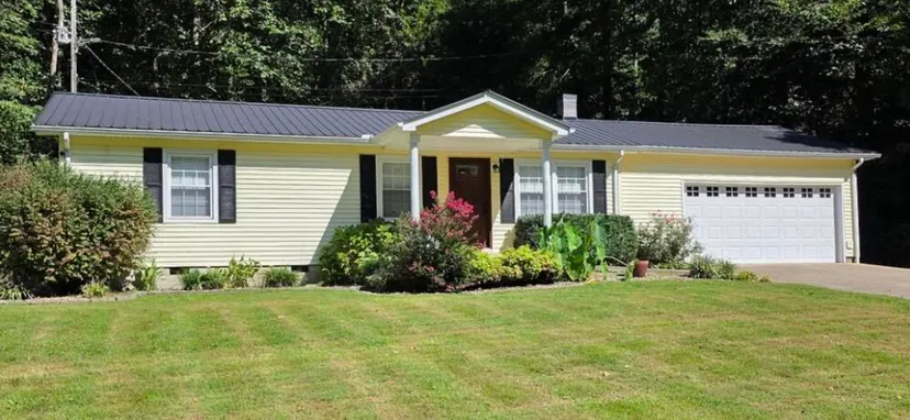 2701 Beech Creek Road, Manchester, KY 40962 — primary photo