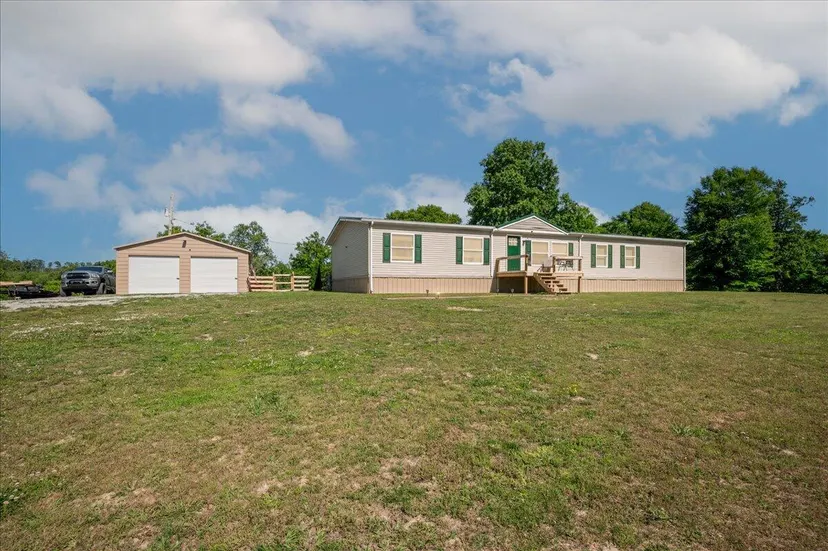 12149 E Hwy 92, Williamsburg, KY 40769 — primary photo
