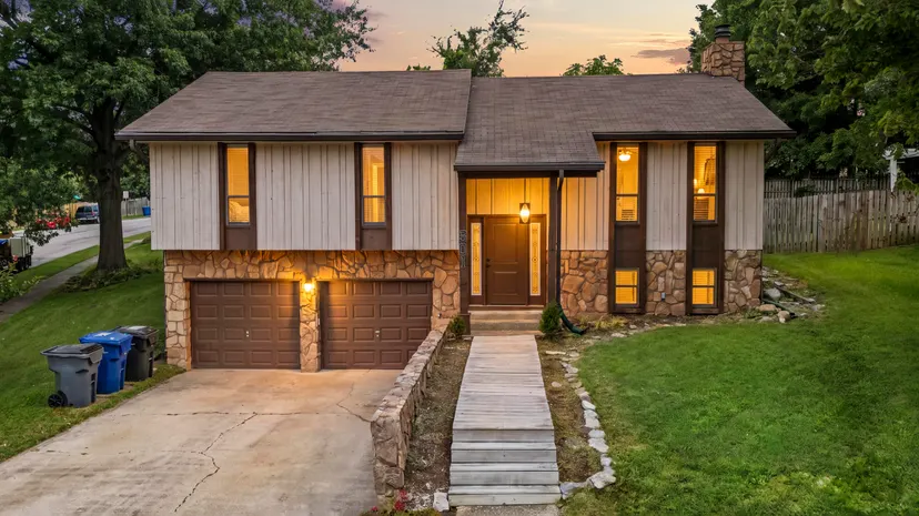 501 Southwind Terrace, Lexington, KY 40517 — primary photo