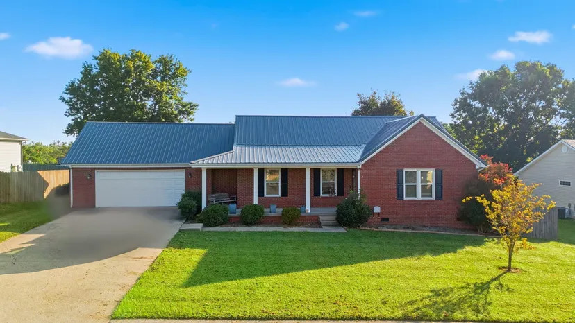 516 Chaucer Drive, Lawrenceburg, KY 40342 — primary photo