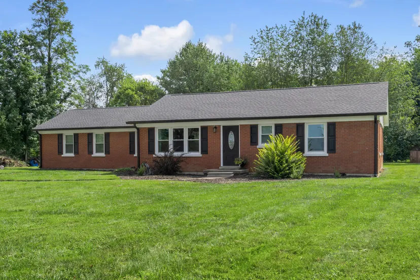 110 Gaybourne Way, Versailles, KY 40383 — primary photo