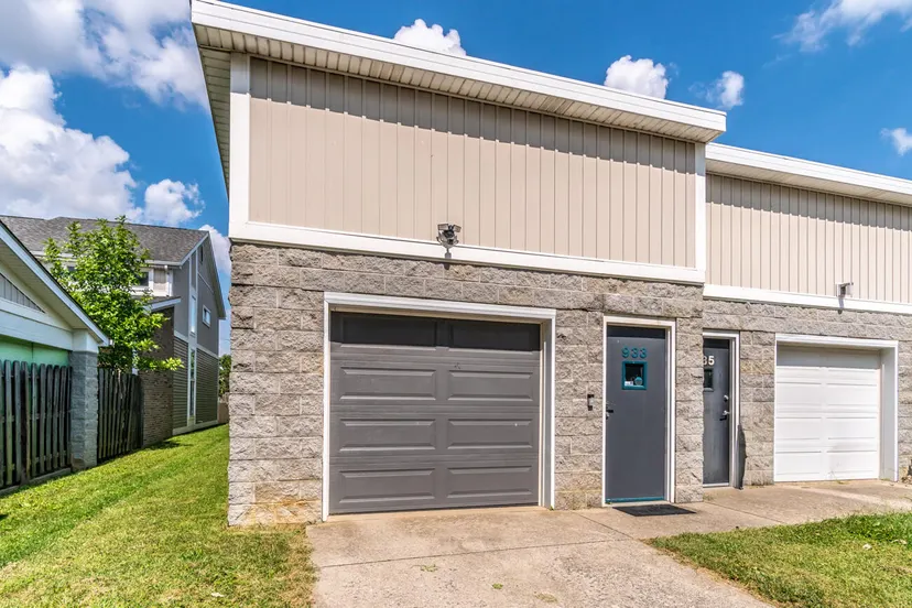 933 McClanahan Lane, Lexington, KY 40509 — primary photo