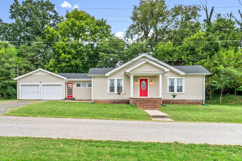 217 Cayce Street, Hopkinsville, KY 42240 — primary photo