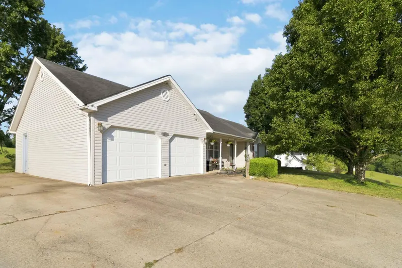 1713 Kentucky 1247, Stanford, KY 40484 — primary photo
