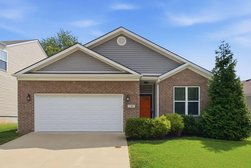 240 Ferndale Pass, Lexington, KY 40511 — primary photo