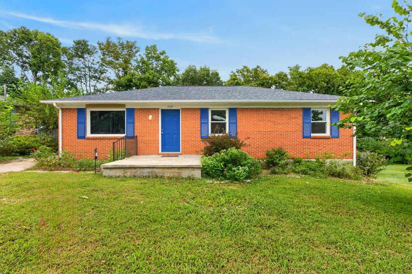 228 Laurel Lane, Nicholasville, KY 40356 — primary photo
