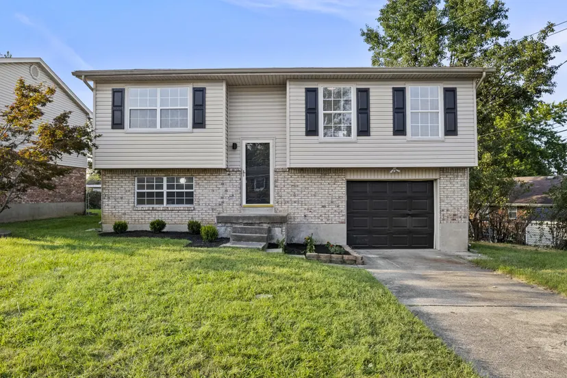 364 Chamberlain Drive, Lexington, KY 40517 — primary photo
