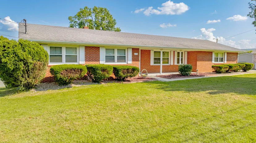 198 Lockett Street, Monticello, KY 42633 — primary photo