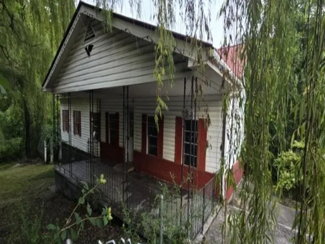 183 Highway 160, Cumberland, KY 40823 — primary photo