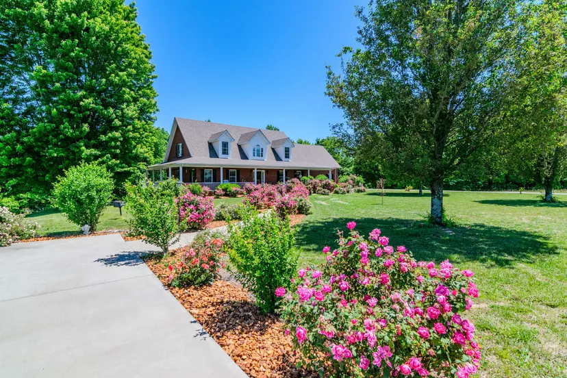 200 English Lane, Columbia, KY 42728 — primary photo