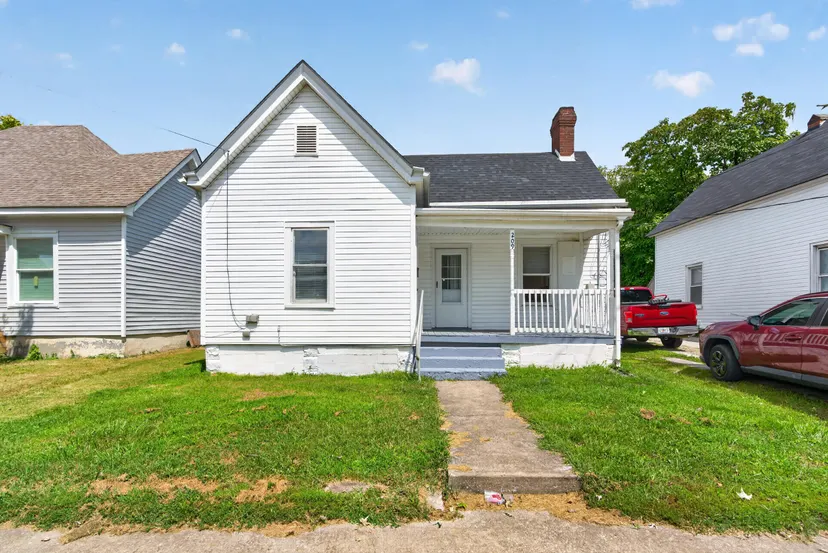 209 E Washington Street, Winchester, KY 40391 — primary photo