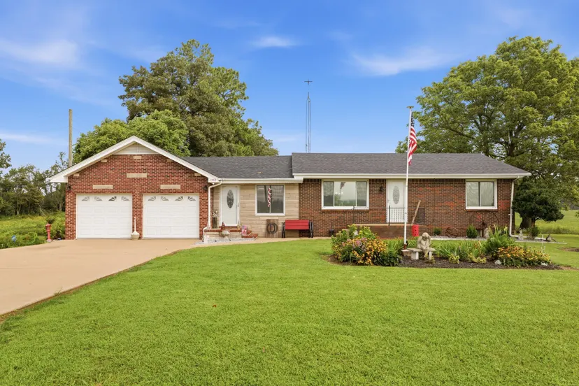 1352 Grant Road, Murray, KY 42071 — primary photo