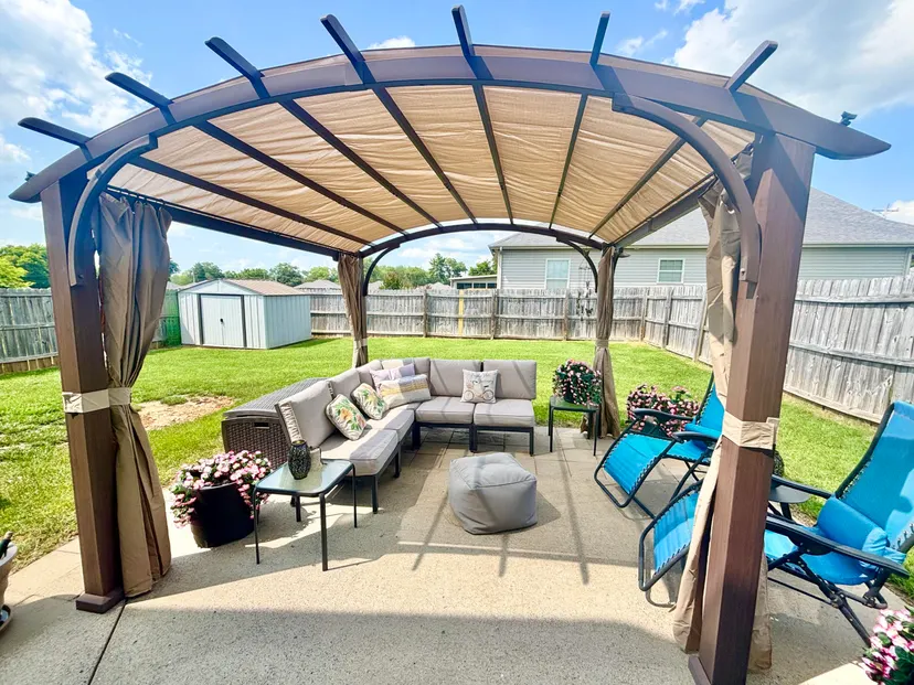 102 Saddlebrook Court, Hopkinsville, KY 42240 — primary photo