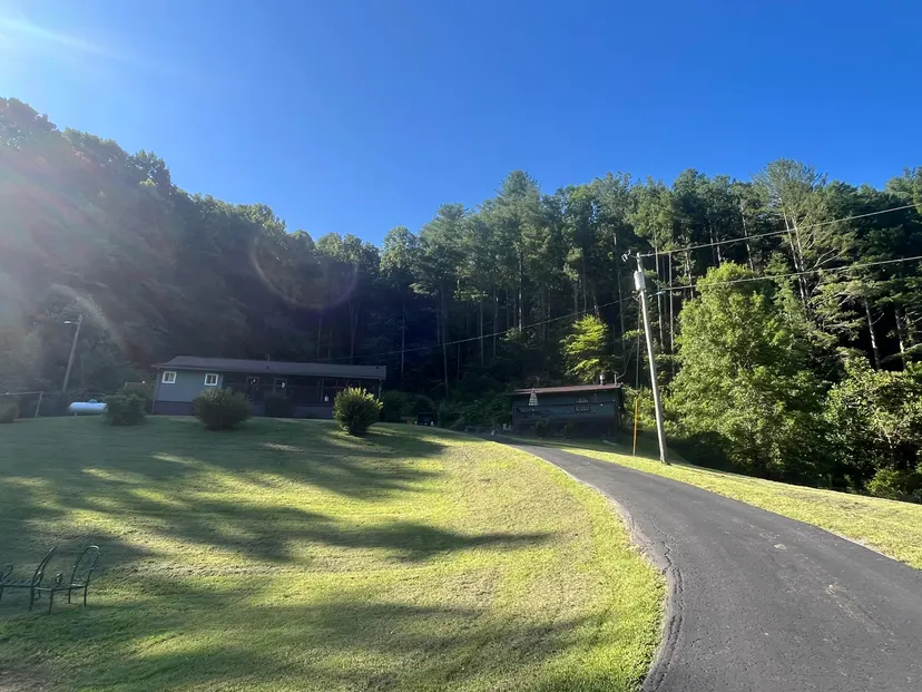 341 Long Branch Right Fork Road, Arjay, KY 40902 — primary photo